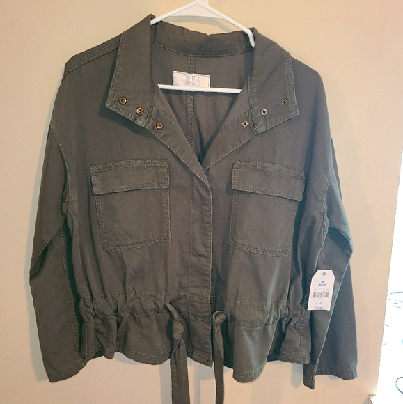 Jacket - Picture 1 of 2